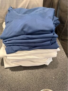 Reseller bundle. 12 count women’s athletic works core v neck t